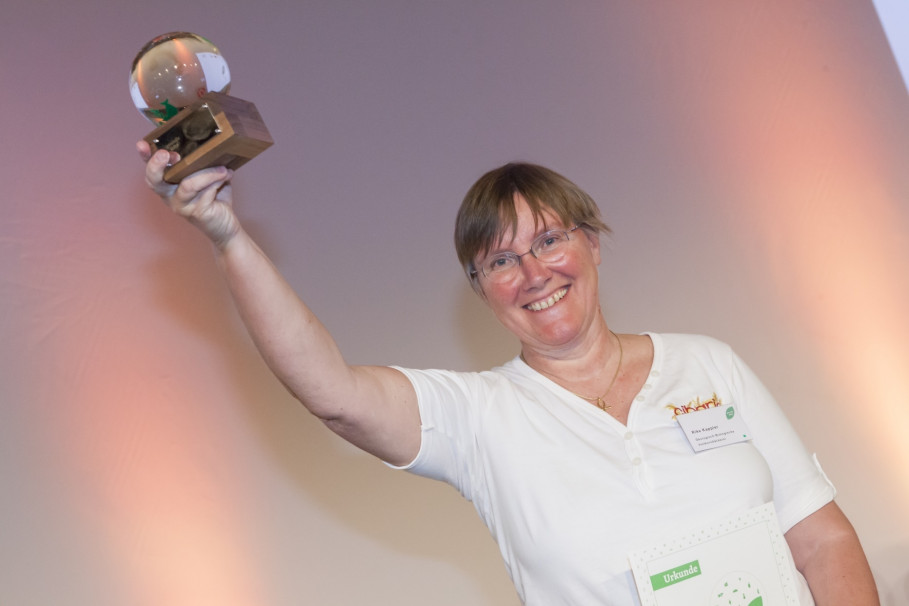 Auf der ANUGA 16 in Köln wird  Rike Kappler – Geschäftsführerin Cibaria - der „Genießt uns-Award“ überreicht
