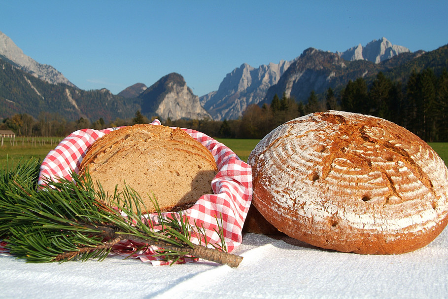 Baker Schmid_GRANDER-Contacto: Ursula und Manfred Hollinger