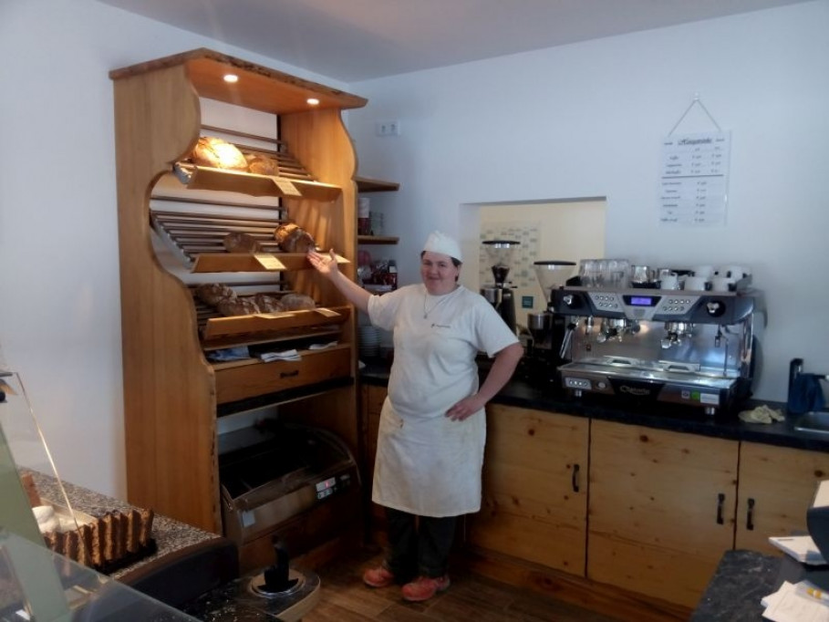 Christine Lang in ihrer GRANDER belebten Bäckerei &amp; Konditorei